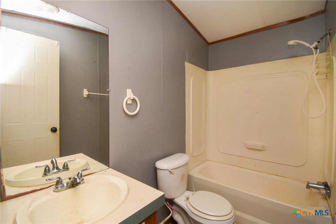 768 Rodeo Road Inez, TX 77968 - Photo 18 of 26