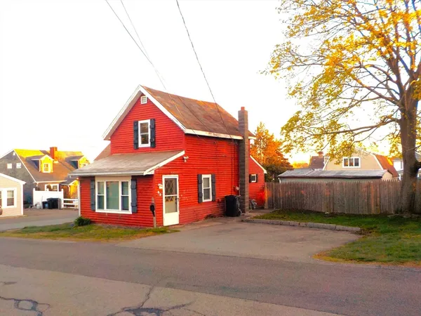 $349,000 | 85 Maplewood Avenue, Swansea, MA 02777