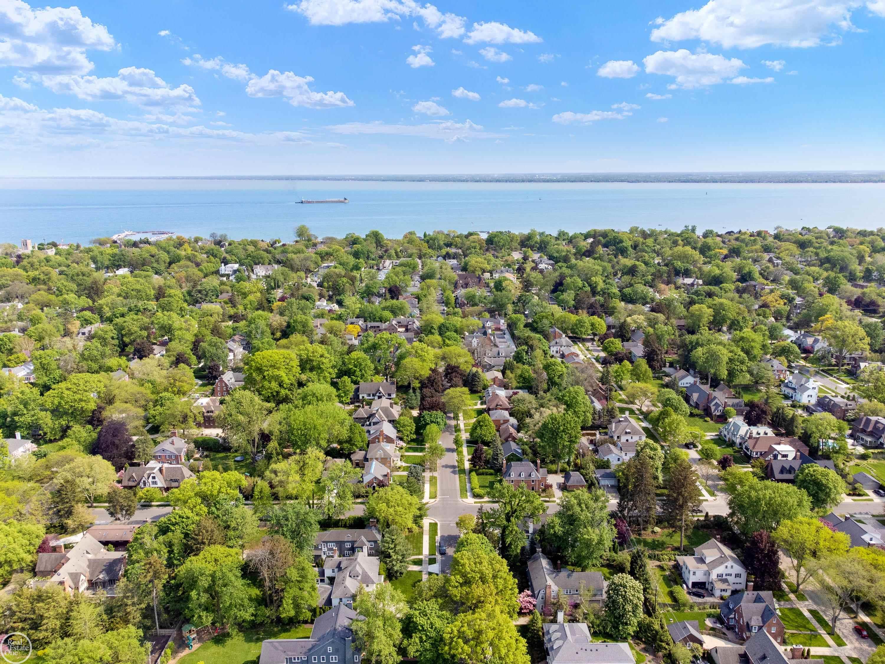 492 Rivard Boulevard Grosse Pointe, MI 48230 - Photo 69 of 81 50110851-68.JPG