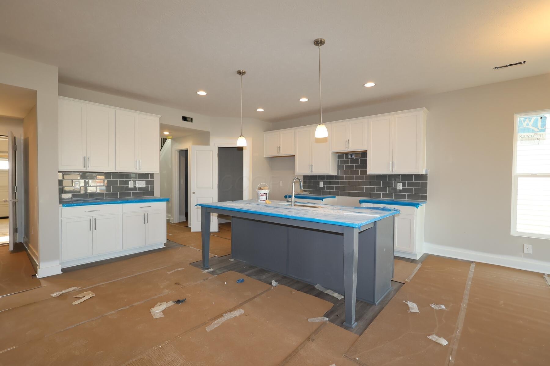 5703 Valleydale Road Powell, OH 43065 - Photo 2 of 16 Kitchen