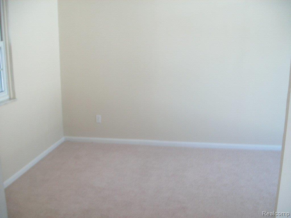 1511 Crooks Road Rochester, MI 48309 - Photo 5 of 7 02-08-10 081.JPG