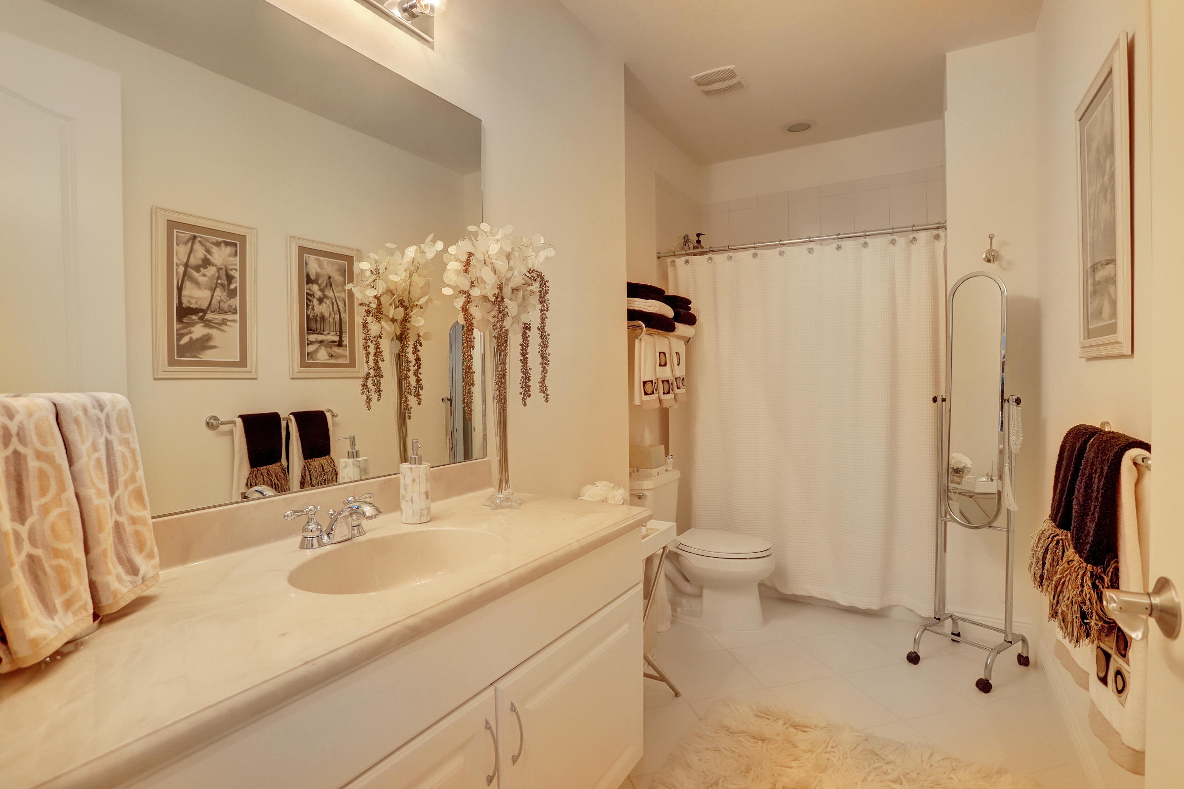 5645 Northeast Trieste Way Boca Raton, FL 33487 - Photo 34 of 51 Hall Bath for Bedrooms