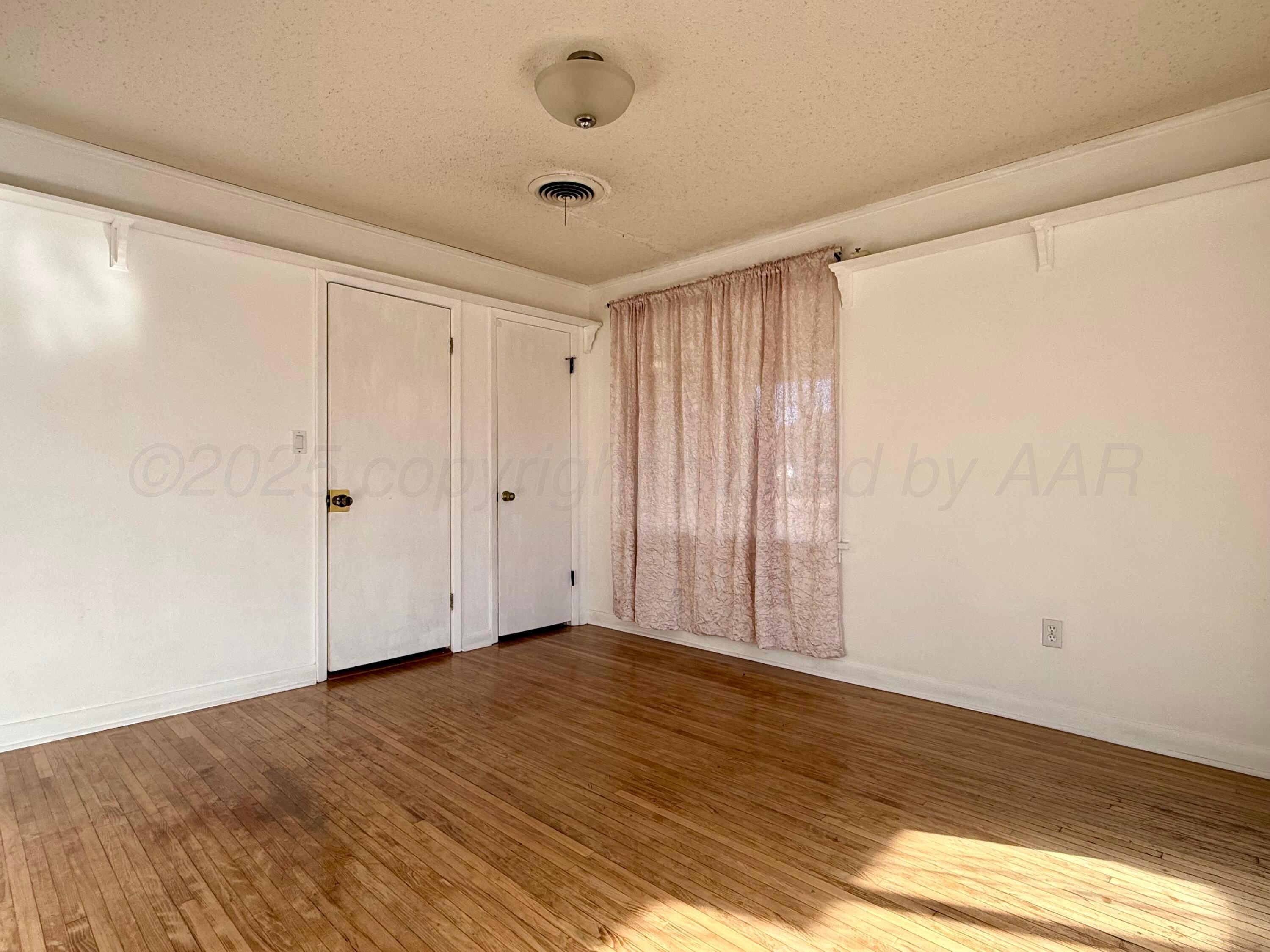 601 Jackson Street Borger, TX 79007 - Photo 18 of 22 Bedroom 1