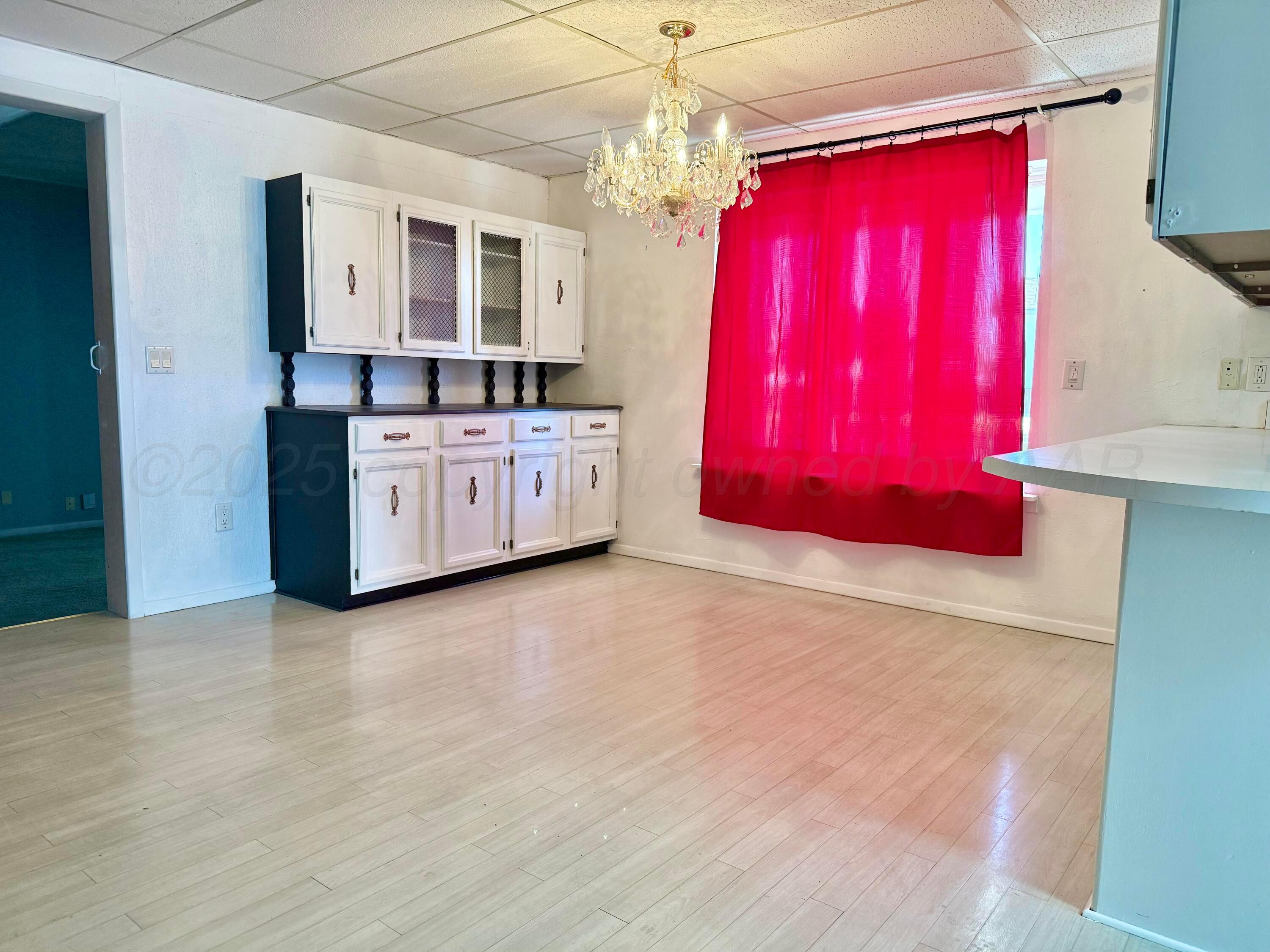 601 Jackson Street Borger, TX 79007 - Photo 8 of 22 Dining area