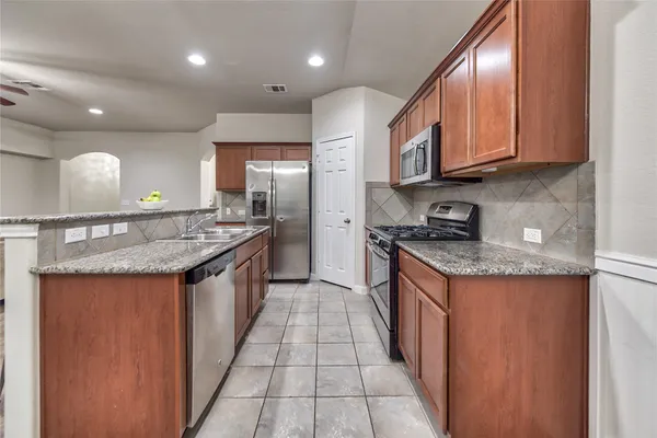 $1,800 | 328 Langely, Kyle, TX 78640