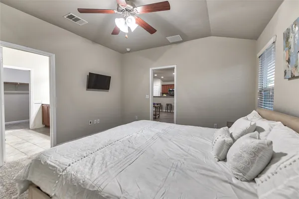 $1,800 | 328 Langely, Kyle, TX 78640