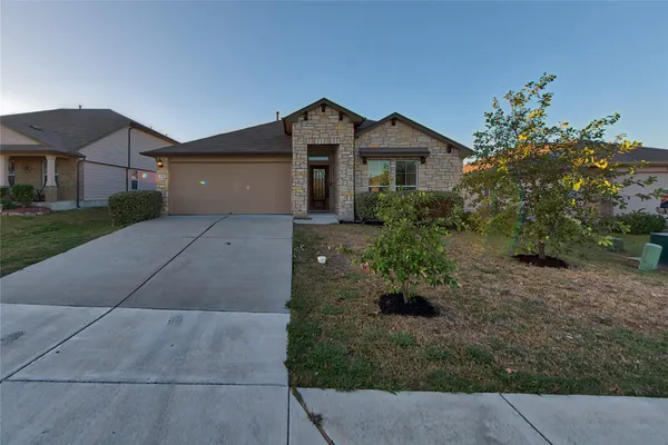 $1,800 | 328 Langely, Kyle, TX 78640