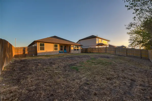 $1,800 | 328 Langely, Kyle, TX 78640