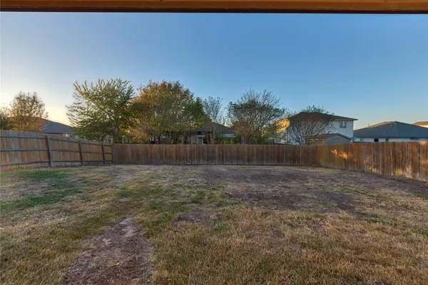 $1,800 | 328 Langely, Kyle, TX 78640