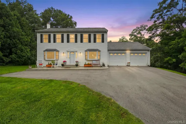 $550,000 | 20 Cary Road, Hyde Park, NY 12538