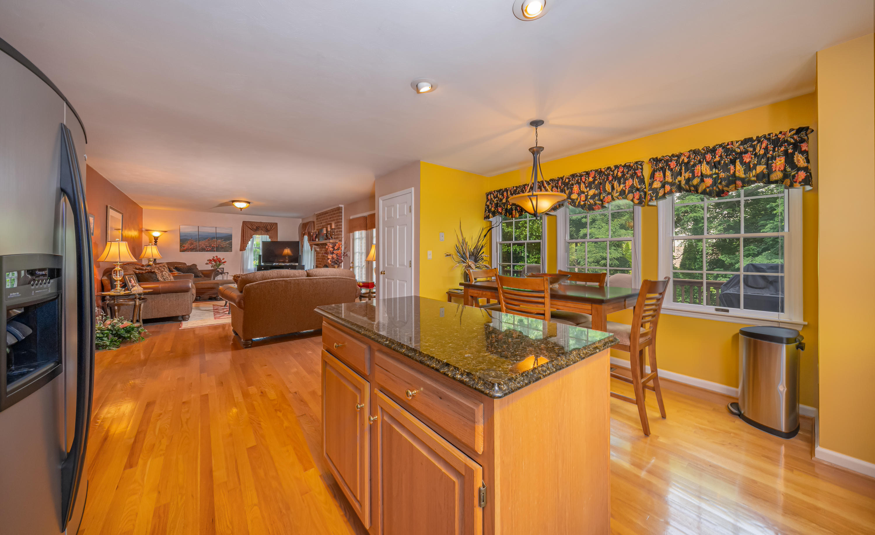 67 Jonathan Road Roanoke, VA 24019 - Photo 15 of 28 Kitchen to Dining Room