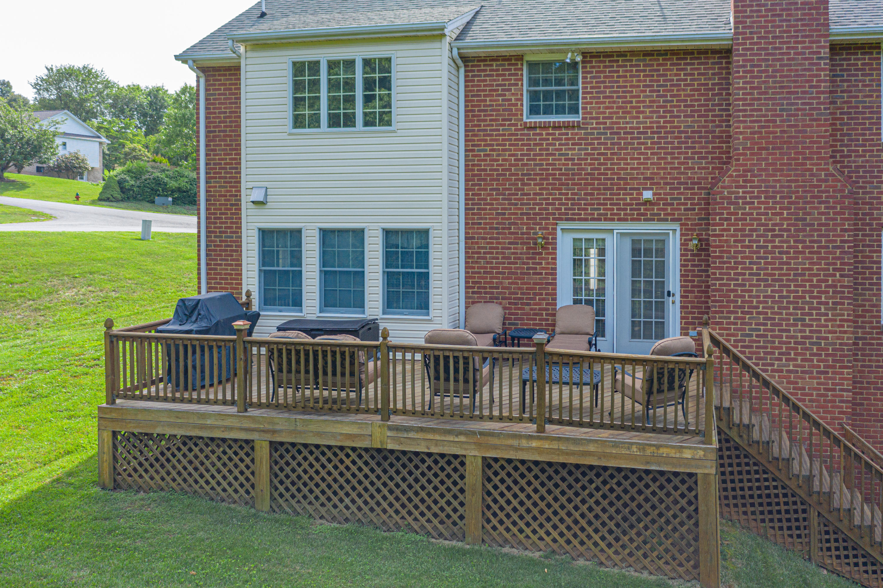 67 Jonathan Road Roanoke, VA 24019 - Photo 4 of 28 Back Deck