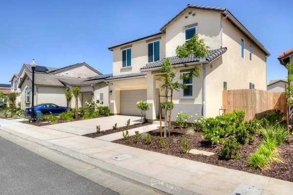 $465,000 | 291 Lucas Avenue South, Madera, CA 93636