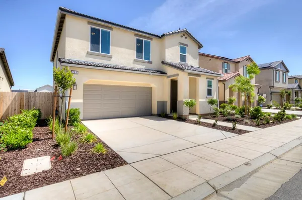 $465,000 | 291 Lucas Avenue South, Madera, CA 93636