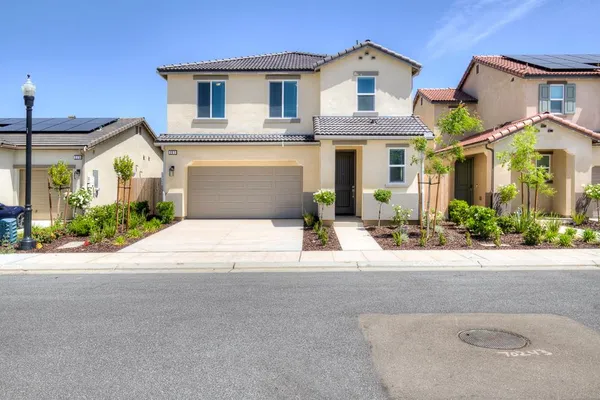 $465,000 | 291 Lucas Avenue South, Madera, CA 93636