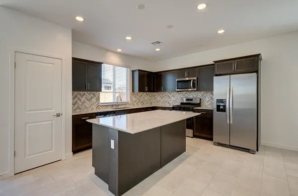 $465,000 | 291 Lucas Avenue South, Madera, CA 93636