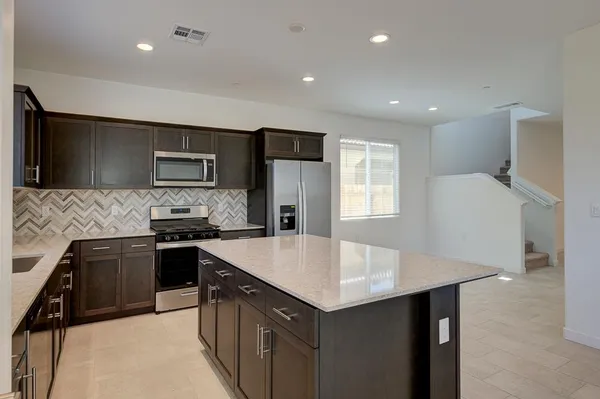 $465,000 | 291 Lucas Avenue South, Madera, CA 93636