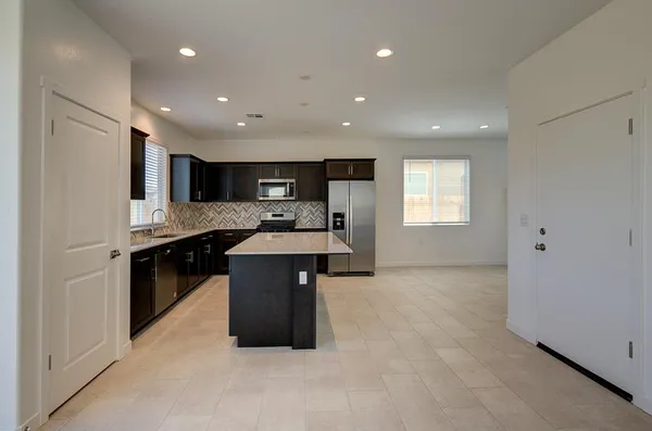 $465,000 | 291 Lucas Avenue South, Madera, CA 93636