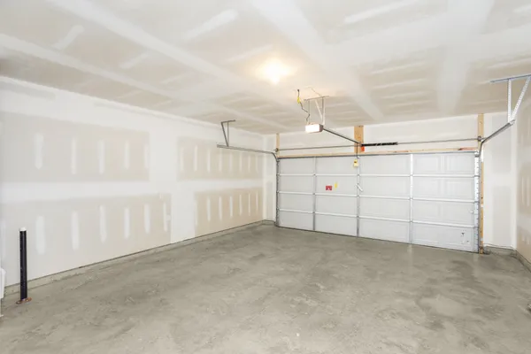 $444,990 | 1558 Oak Springs Drive, Columbia, TN 38401