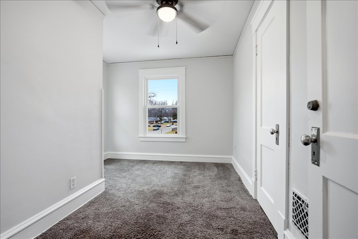 811 West College Avenue Normal, IL 61761 - Photo 20 of 26