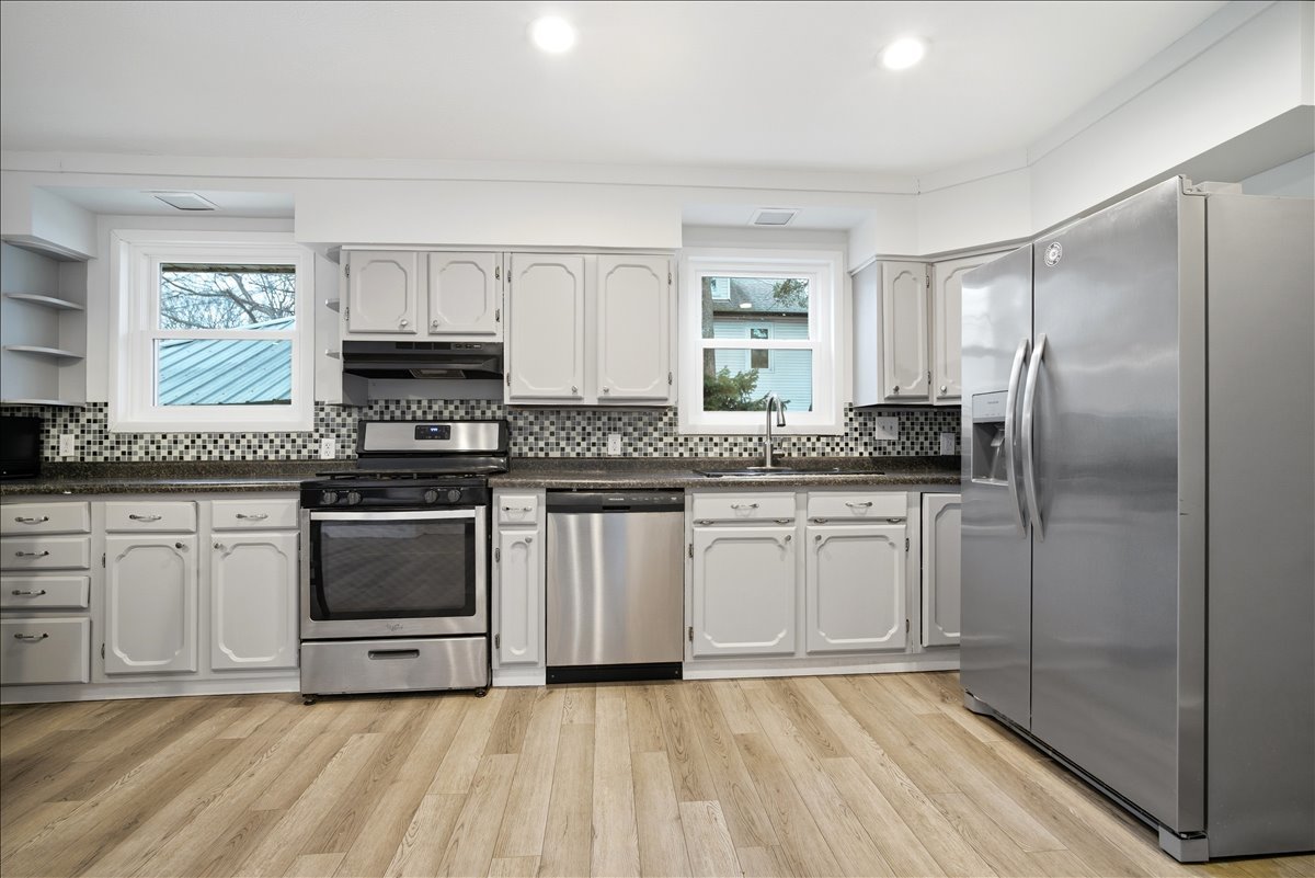 811 West College Avenue Normal, IL 61761 - Photo 4 of 26