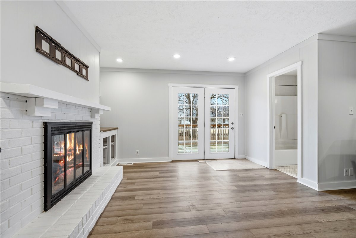 811 West College Avenue Normal, IL 61761 - Photo 9 of 26