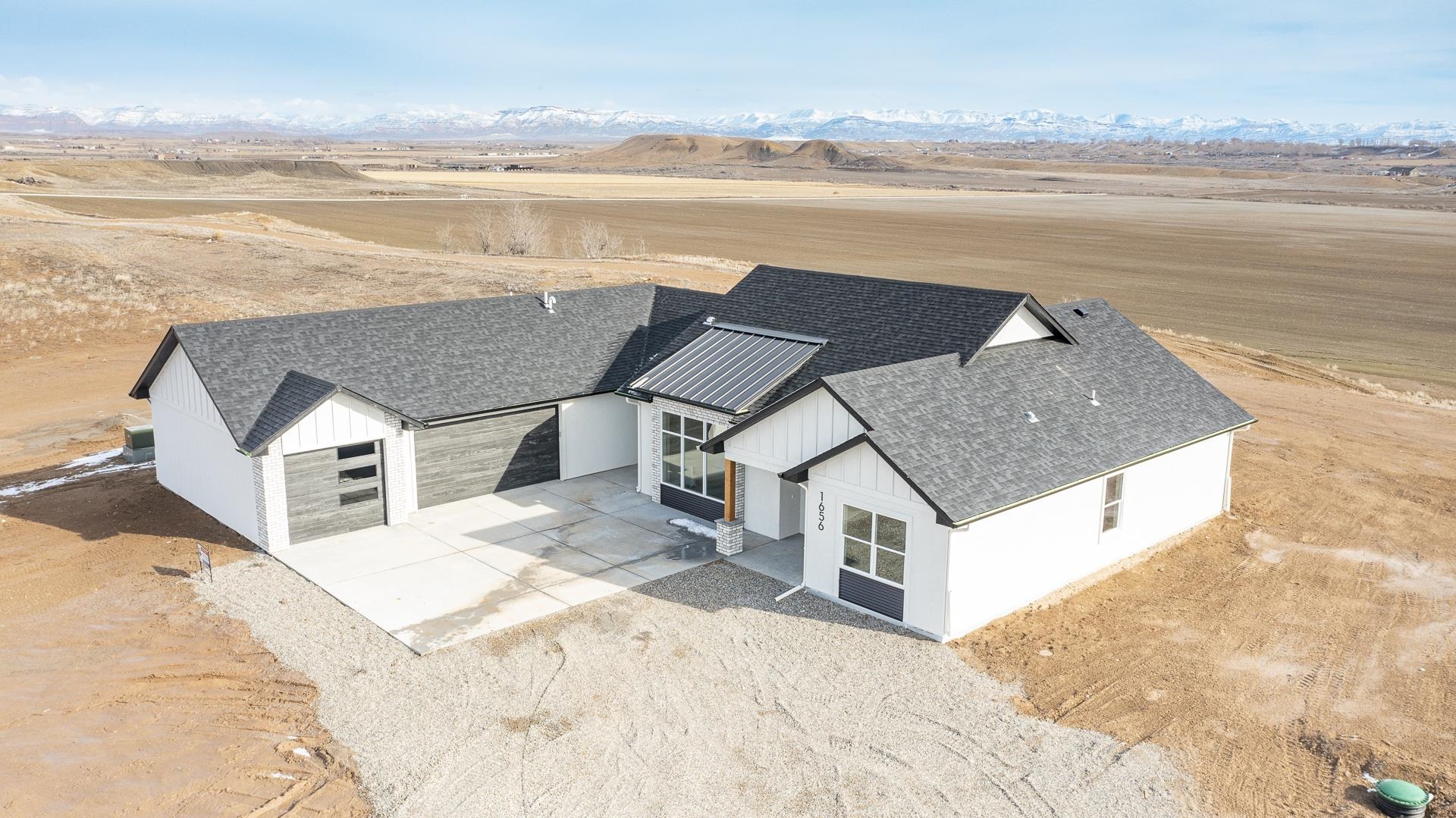 1656 8 Road Mack, CO 81525 - Photo 23 of 28 a view of a terrace with an ocean