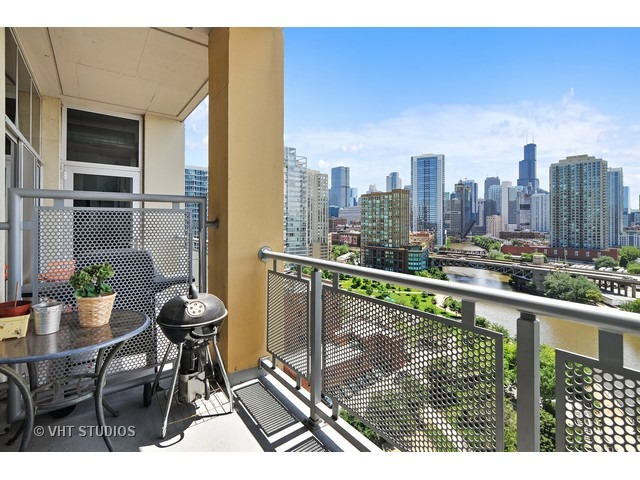 700 North Larrabee Street, Unit 1013 Chicago, IL 60654 - Photo 10 of 10