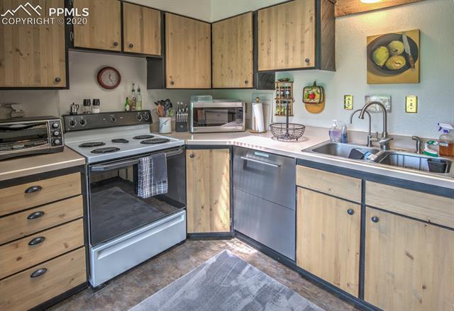 258 Spruce Creek Road Divide, CO 80814 - Photo 13 of 34 Gallery Image 13