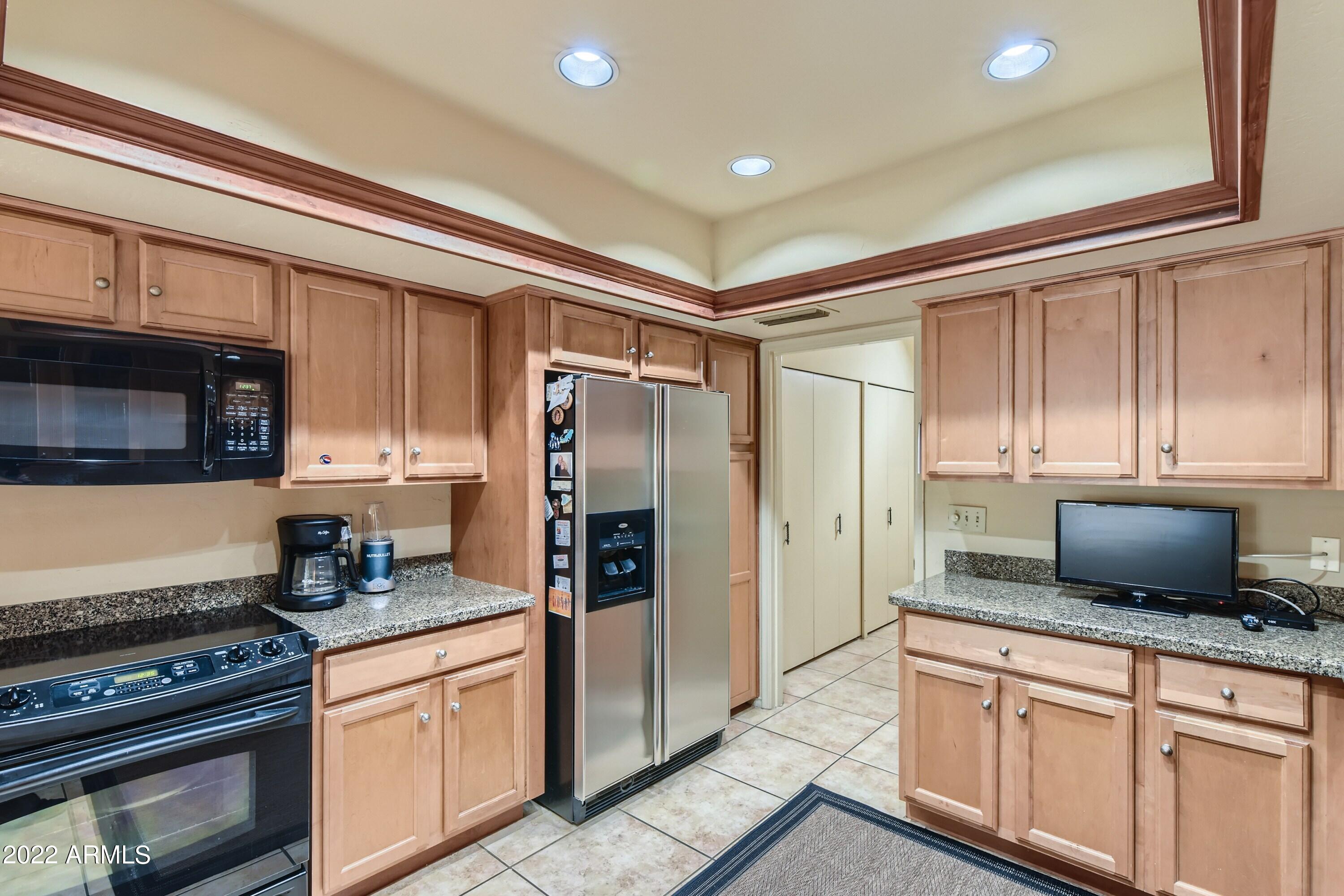 4438 East Camelback Road, Unit 152 Phoenix, AZ 85018 - Photo 12 of 30 All appliances stay