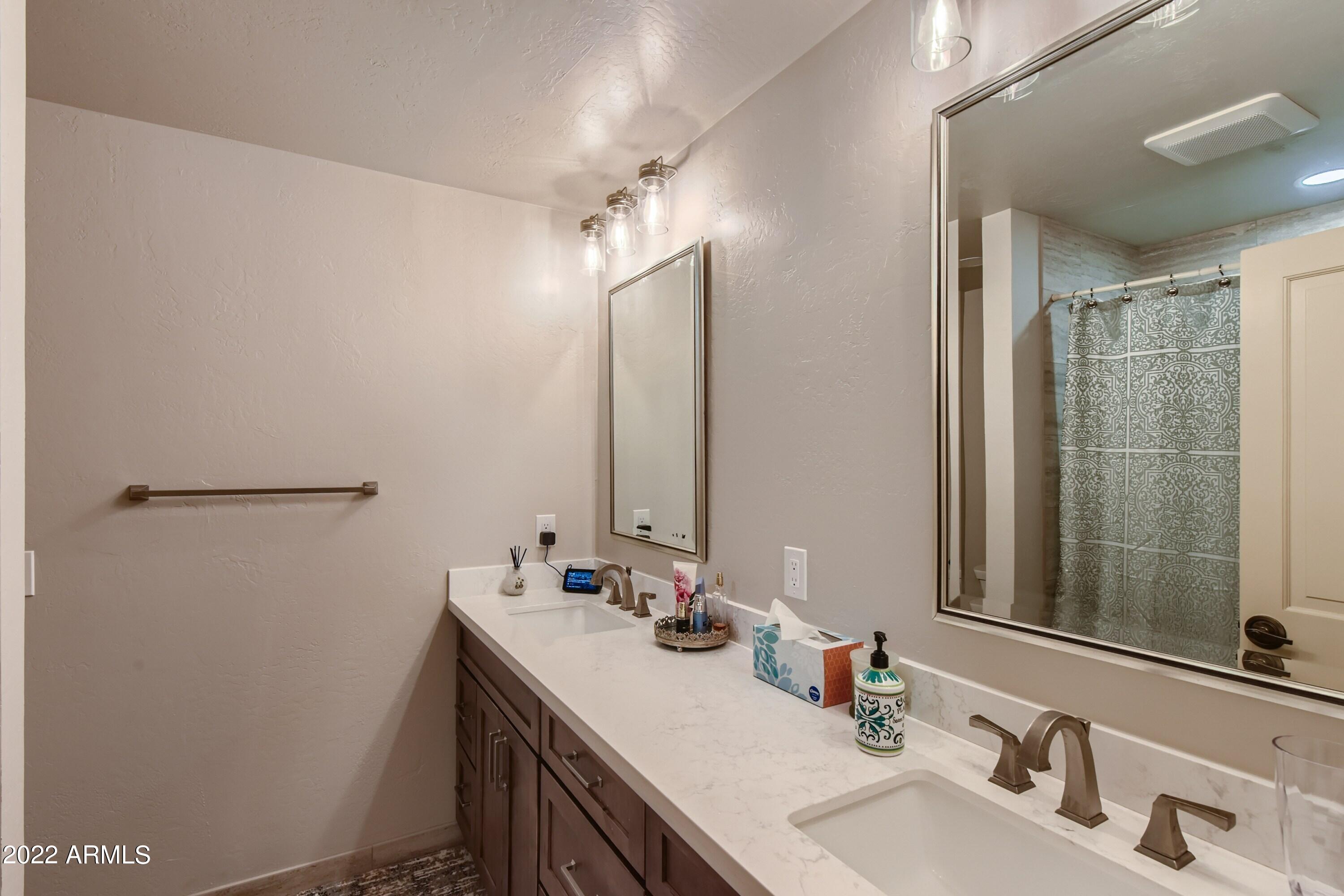 4438 East Camelback Road, Unit 152 Phoenix, AZ 85018 - Photo 24 of 30 New main bathroom