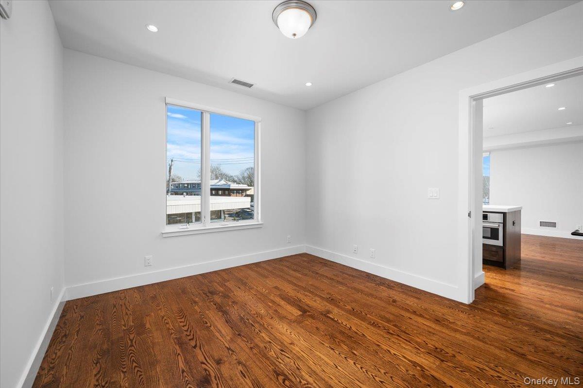 422 East Boston Post Road, Unit 302 Mamaroneck, NY 10543 - Photo 11 of 16