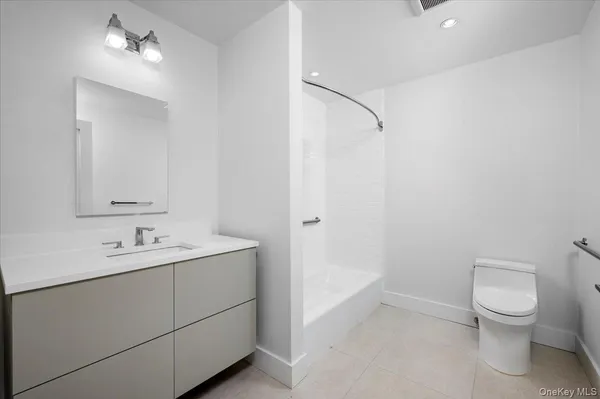 $4,500 | 422 East Boston Post Road, Unit 302, Mamaroneck, NY 10543