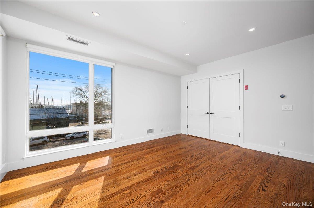 422 East Boston Post Road, Unit 302 Mamaroneck, NY 10543 - Photo 2 of 16