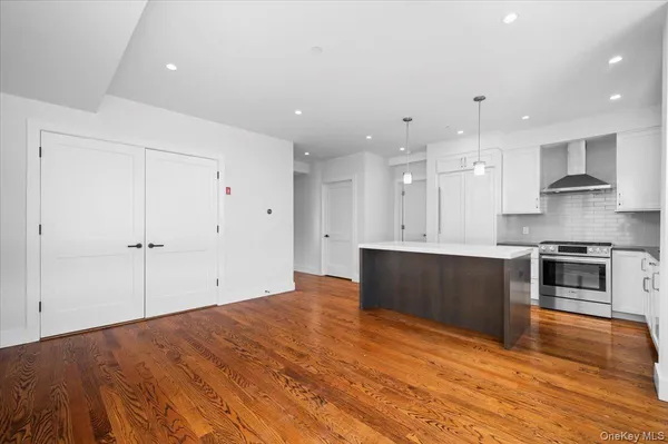 $4,500 | 422 East Boston Post Road, Unit 302, Mamaroneck, NY 10543