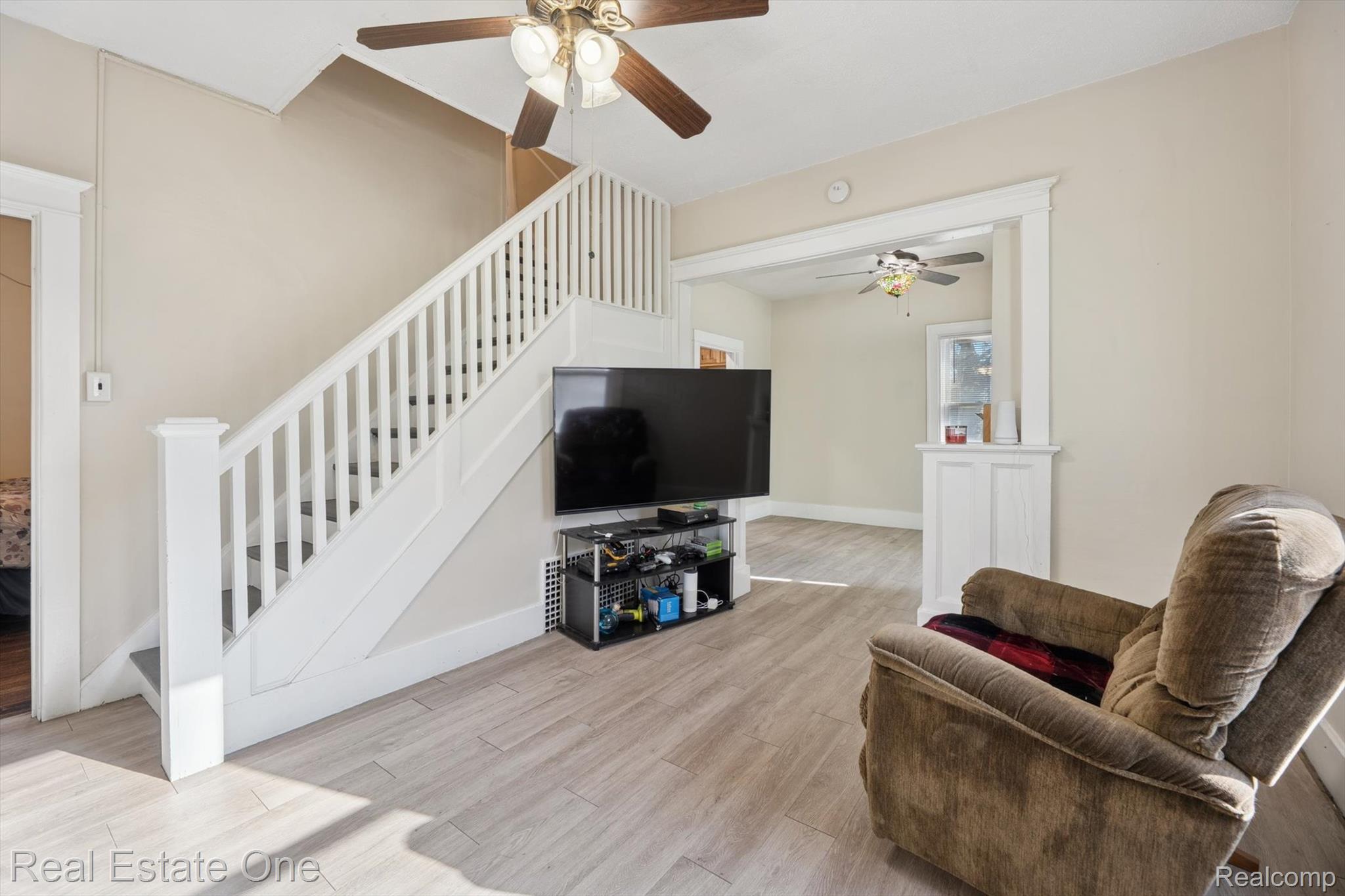 159 Dwight Street River Rouge, MI 48218 - Photo 10 of 48 09-159-Dwight-St-River-Rouge-MI-48218-WindowStill-9.jpg
