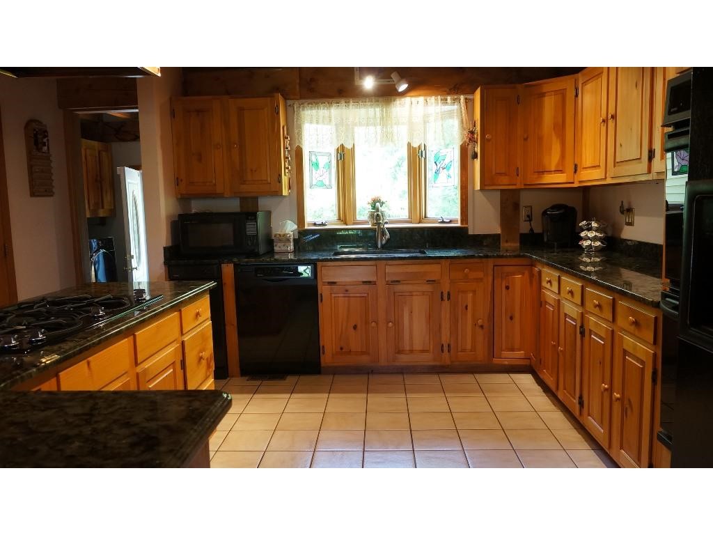 64 Briar Hill Road New Boston, NH 03070 - Photo 8 of 36