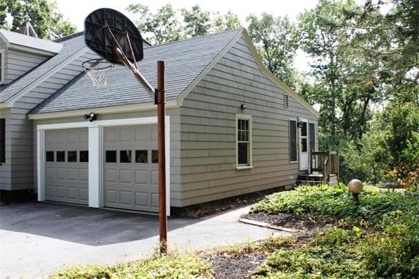 218 Sterling Road Lancaster, MA 01523 - Photo 3 of 30