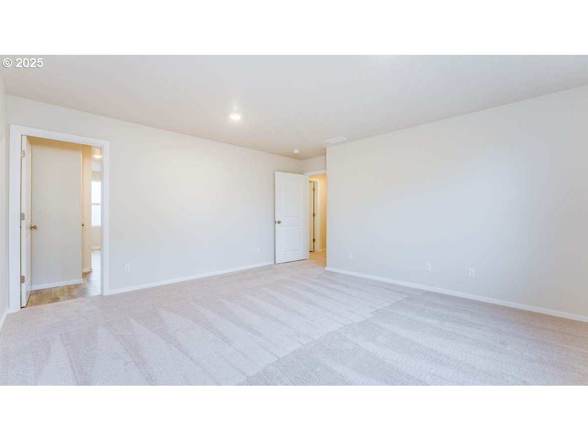 9366 Southeast Crystal Rose Street Happy Valley, OR 97086 - Photo 12 of 14