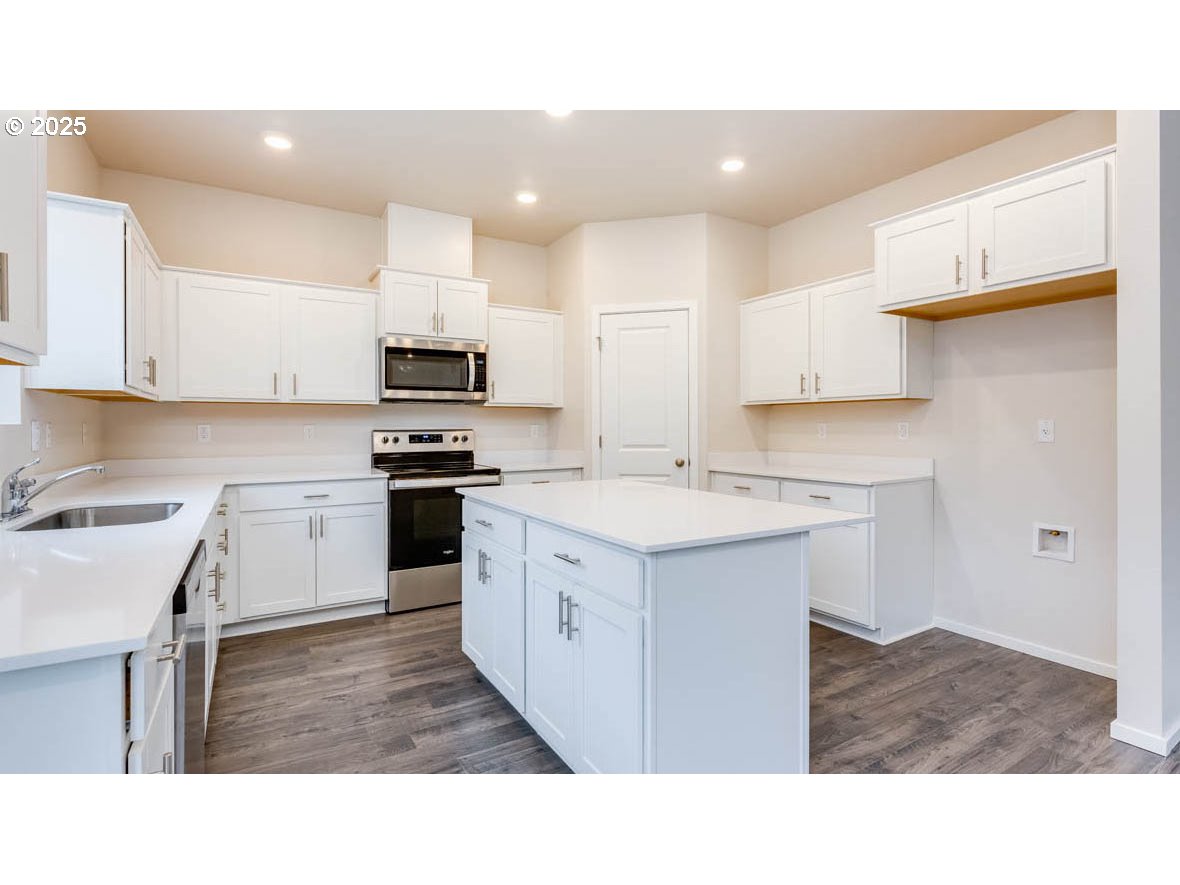 9366 Southeast Crystal Rose Street Happy Valley, OR 97086 - Photo 6 of 14