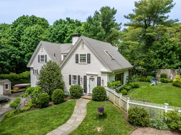 $3,450,000 | 156 East Bay Road, Osterville, MA 02655