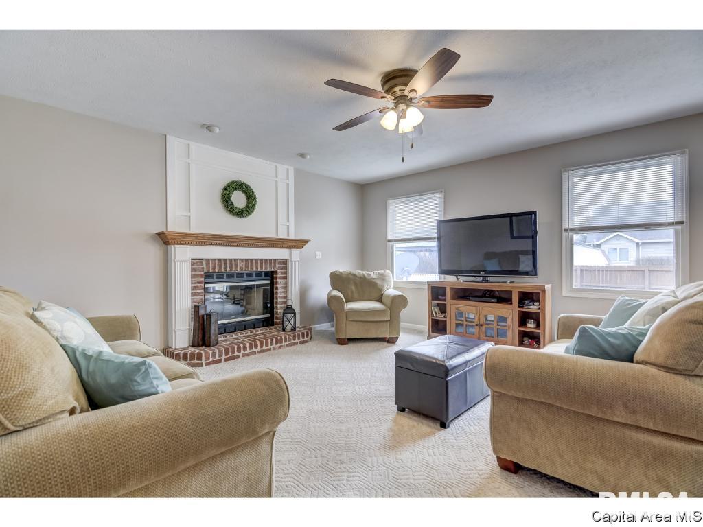 3109 Sequoia Drive Springfield, IL 62712 - Photo 10 of 35 Gallery Image 10