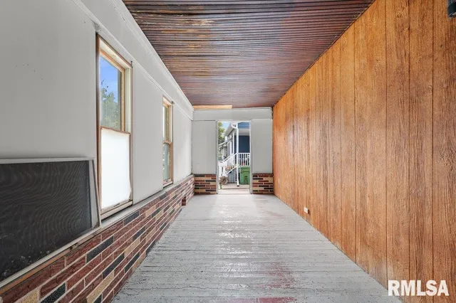 $60,000 | 210 North 5th Street, Clinton, IA 52732