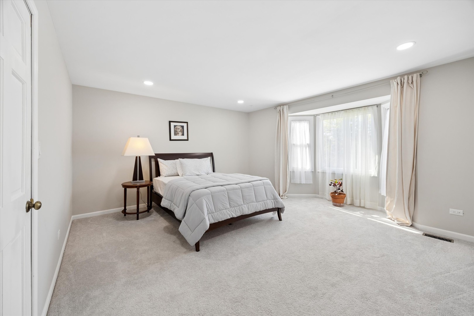 1524 Oswego Road Naperville, IL 60540 - Photo 26 of 55