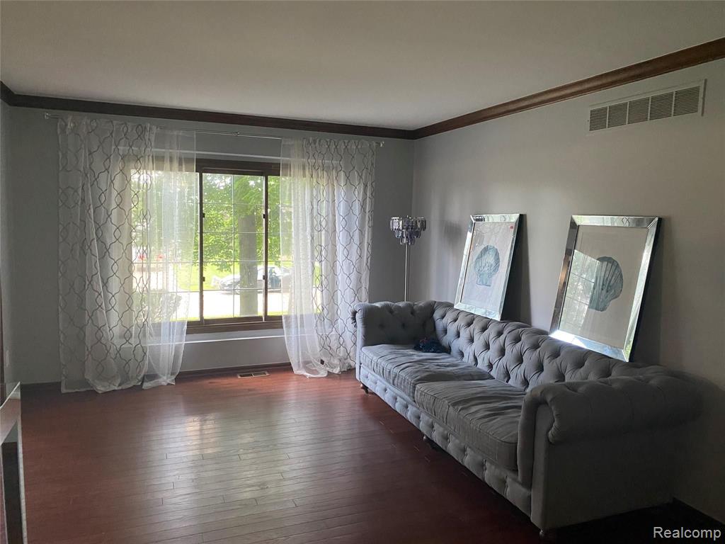 36798 Chesapeake Road Farmington Hills, MI 48335 - Photo 6 of 32