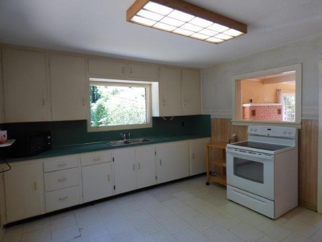 4051 Lower Mitchell Road Eureka, CA 95503 - Photo 3 of 9