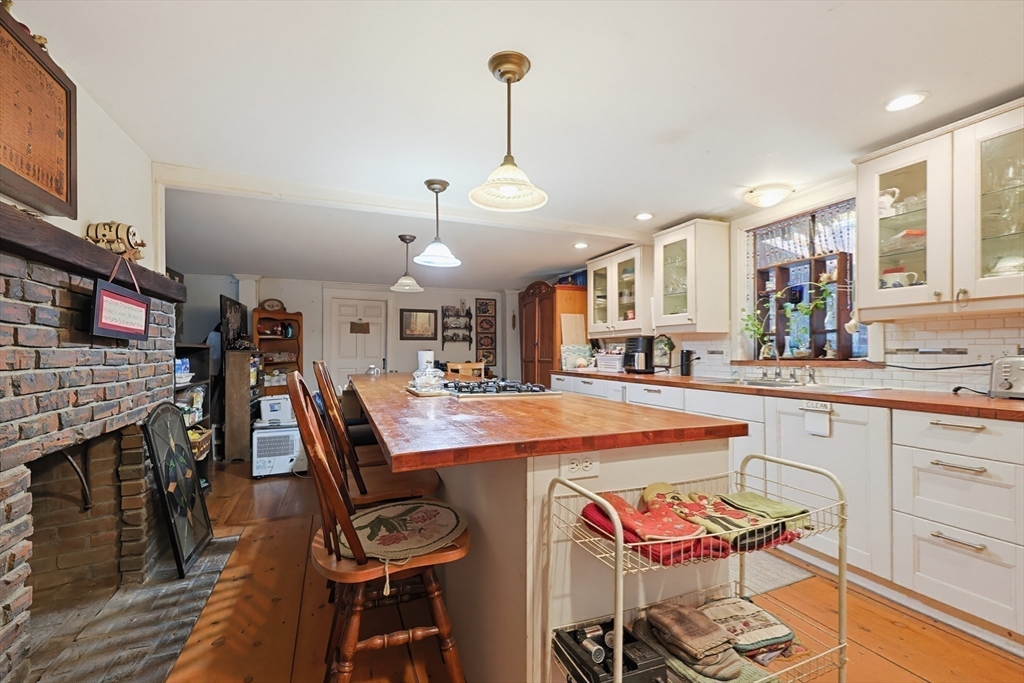 728 South Main Street Raynham, MA 02767 - Photo 14 of 41