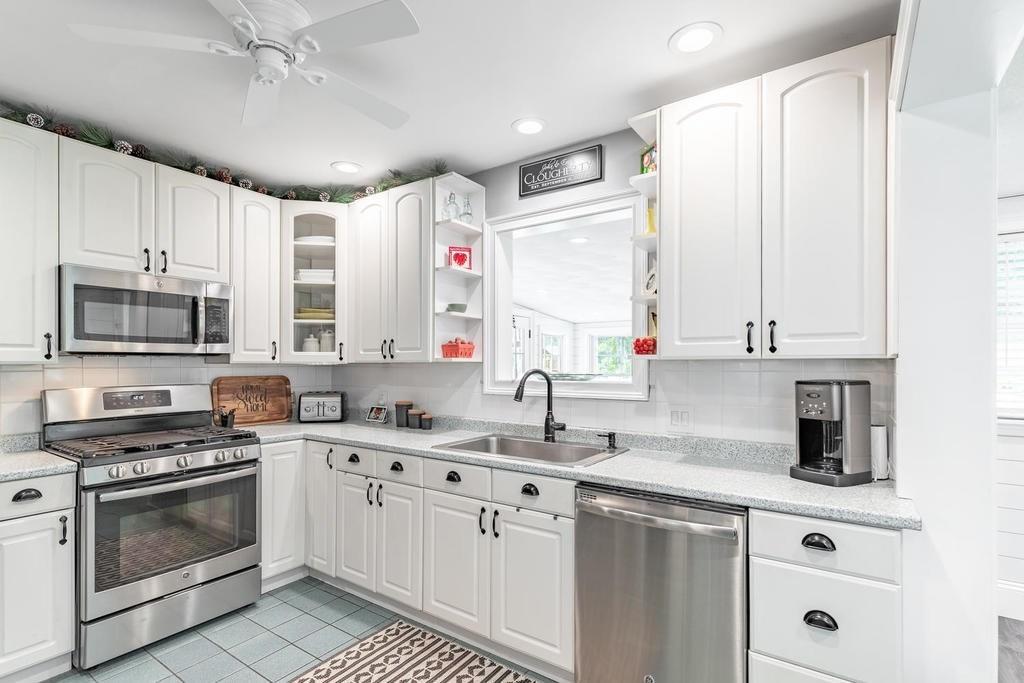 36 Upland Road Lynn, MA 01902 - Photo 12 of 31 Gallery Image 12