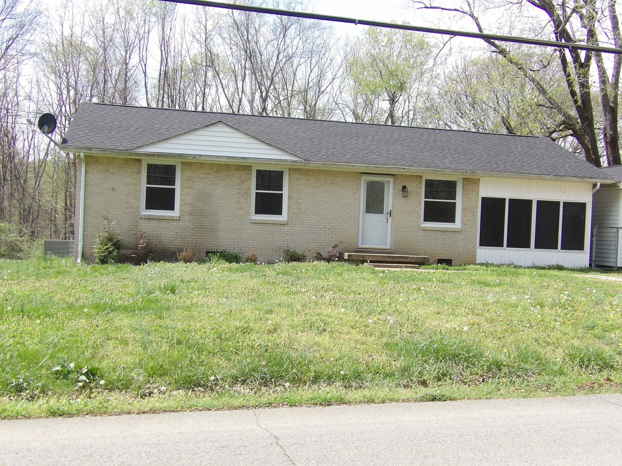 457 East Little Richland Road Waverly, TN 37185 - Photo 18 of 47 a view of front of house with a yard
