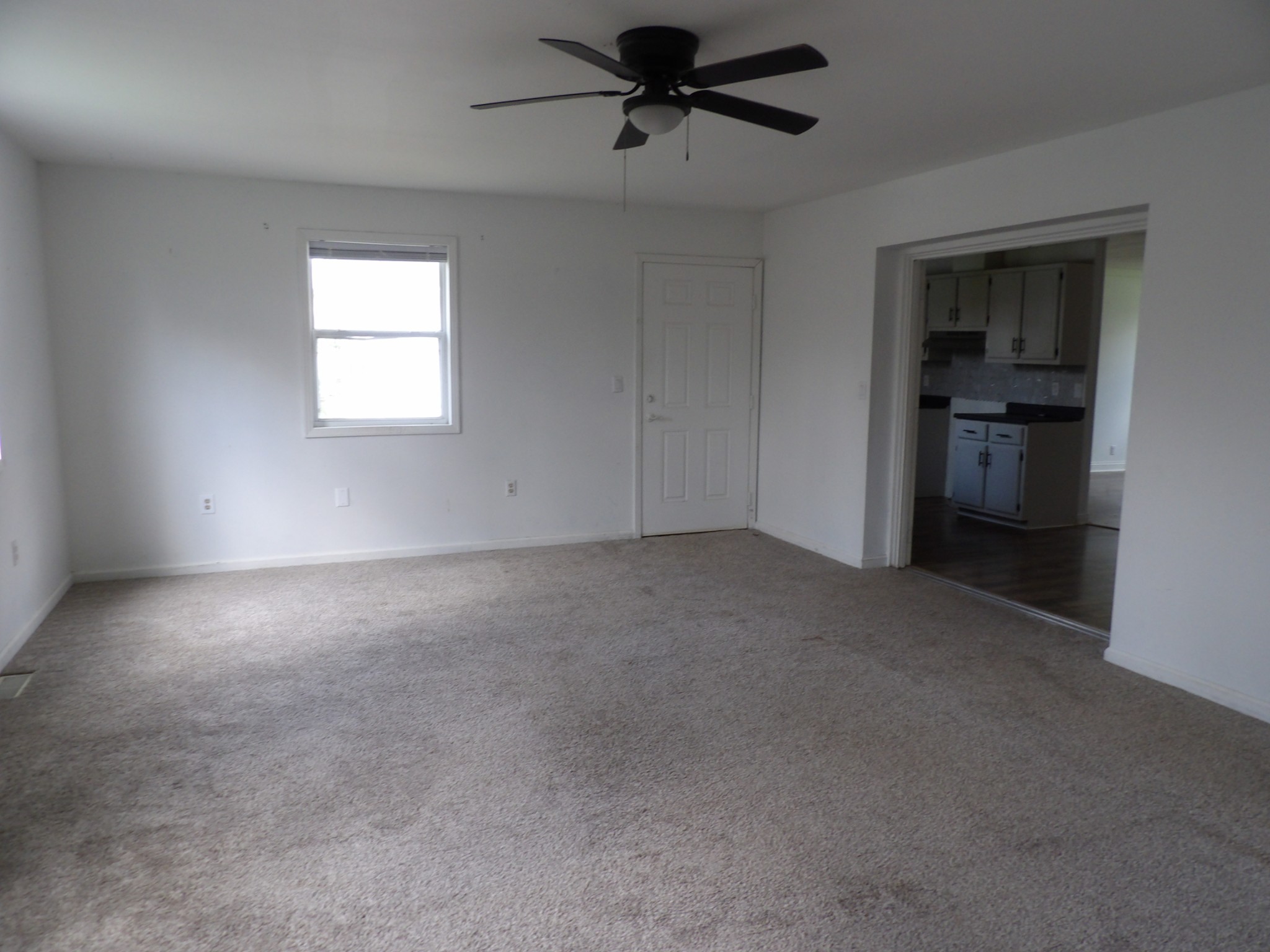 457 East Little Richland Road Waverly, TN 37185 - Photo 33 of 47 a view of an empty room with a window